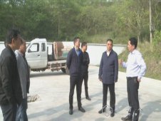汪柏坤到大河岸镇检查督办乡镇生活污水